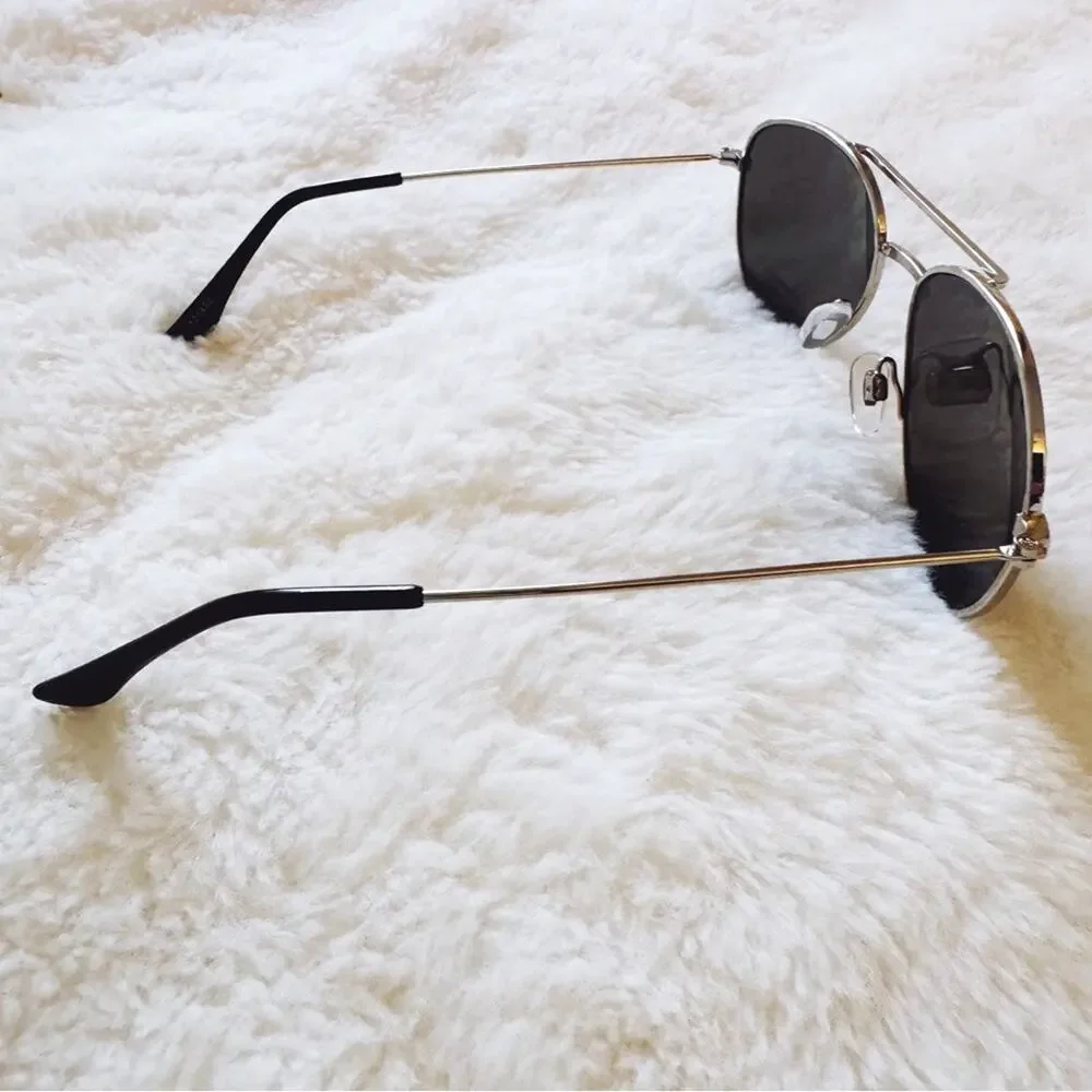 Tommy Silver with Mirrored Lenses Aviator Sunglasses